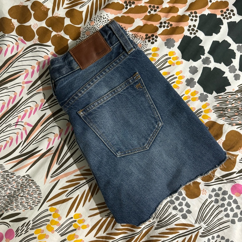 Madewell cut-off Jean shorts size 25